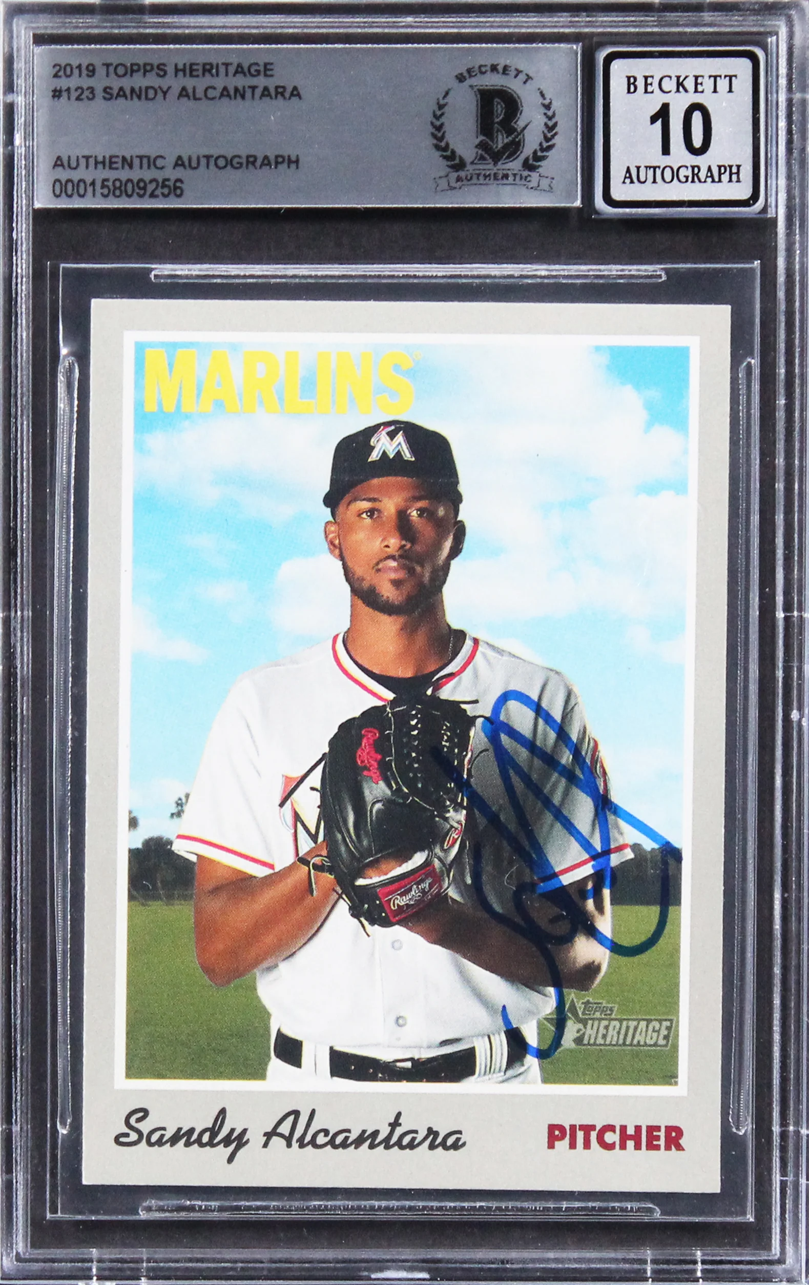 Marlins Sandy Alcantara Signed 2019 Topps Heritage #123 Card Auto 10! BAS Slab - Image 2