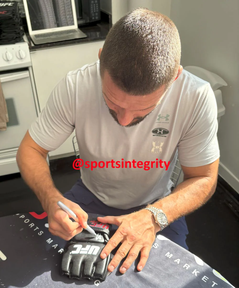 Mateusz Gamrot Signed MMA Fight Glove JSA - Image 3