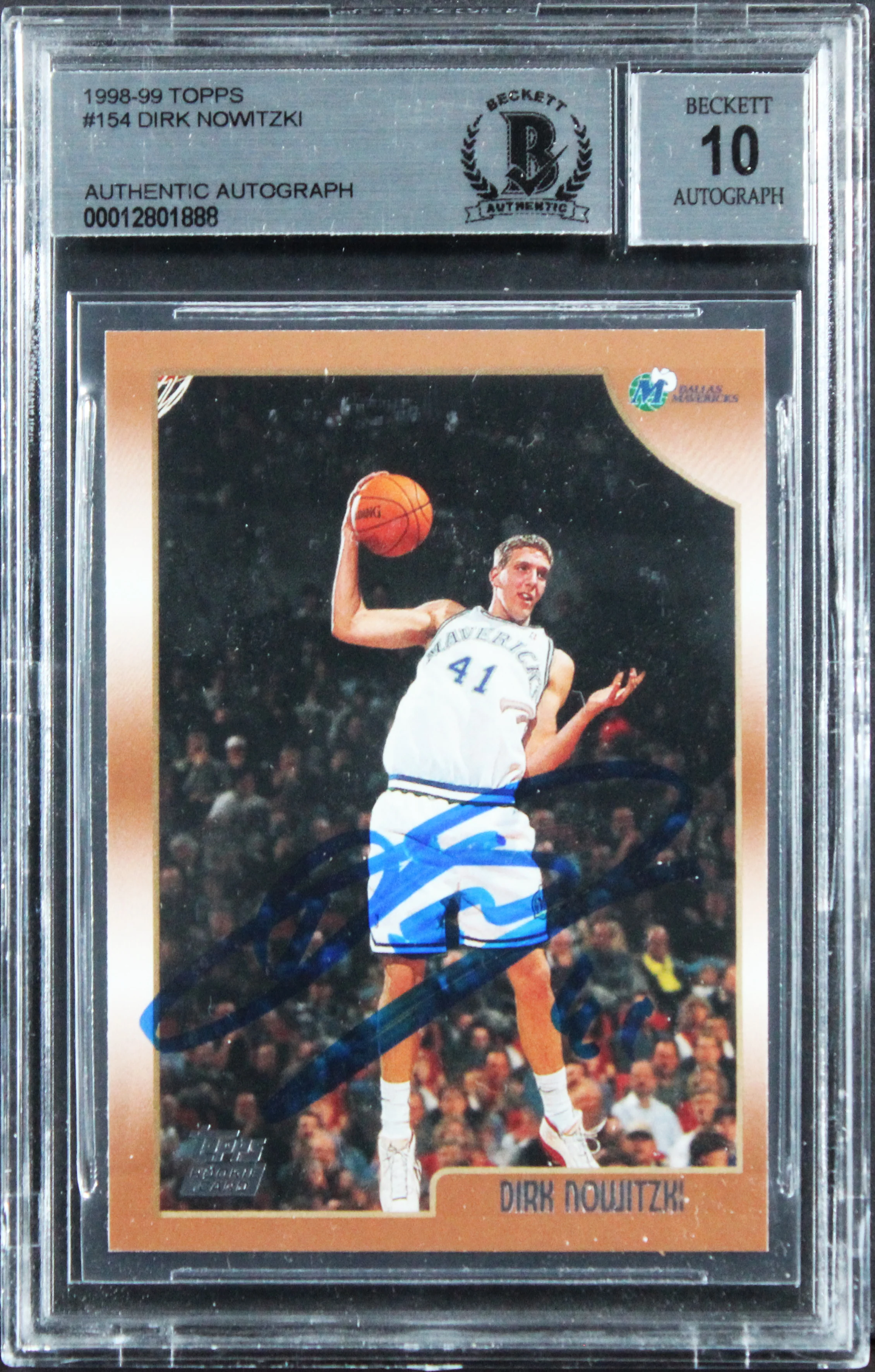 Mavericks Dirk Nowitzki Signed 1998 Topps #154 Rookie Card Auto 10! BAS Slabbed - Image 2