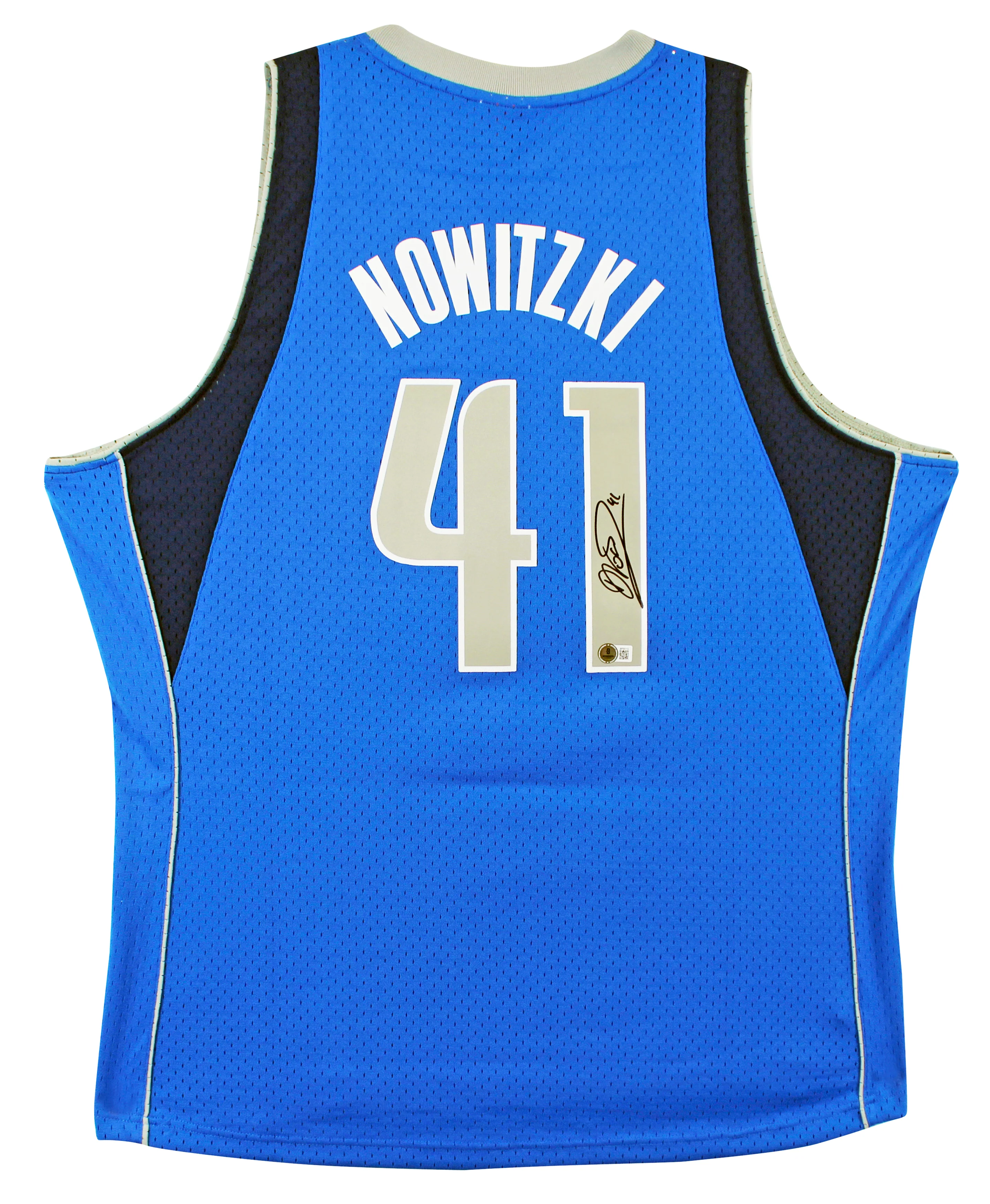 Mavericks Dirk Nowitzki Signed Blue M&N 2010-11 HWC Swingman Jersey BAS - Image 2