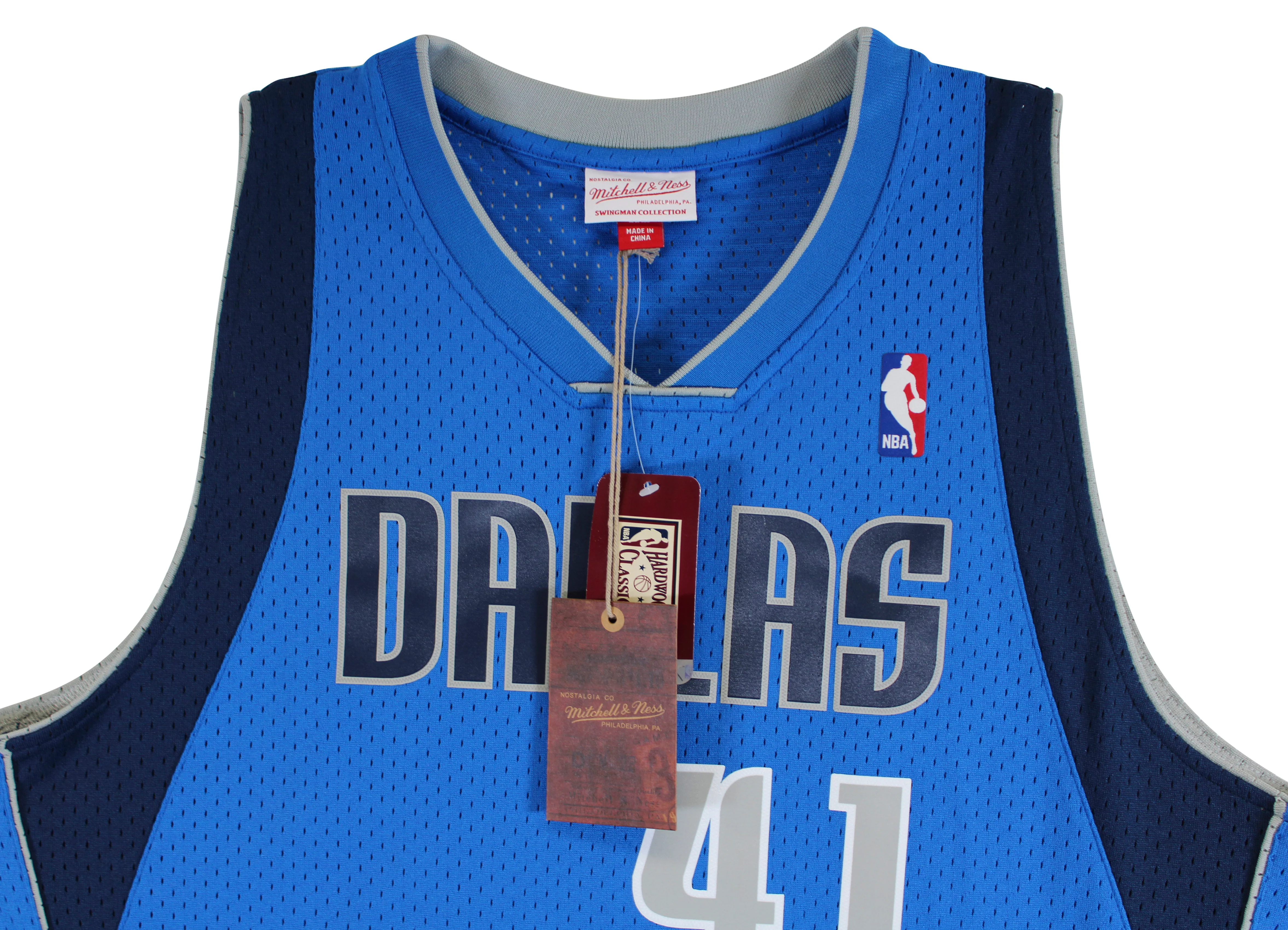 Mavericks Dirk Nowitzki Signed Blue M&N 2010-11 HWC Swingman Jersey BAS #BS20483 - Image 7