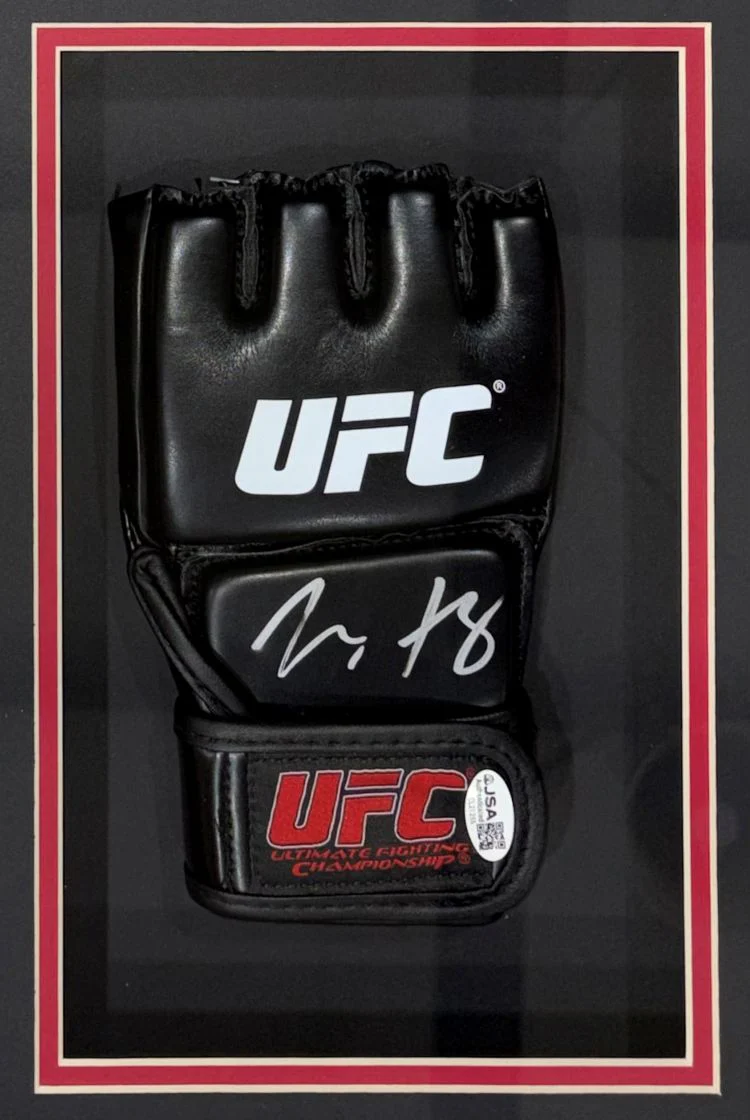 Max Holloway Signed MMA Replica Fight Glove In Shadowbox JSA QR - Image 2