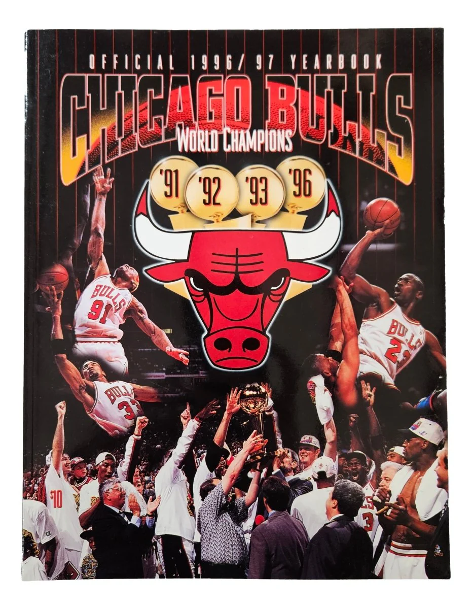 Michael Jordan Chicago Bulls 1996/97 Official Yearbook - Image 5