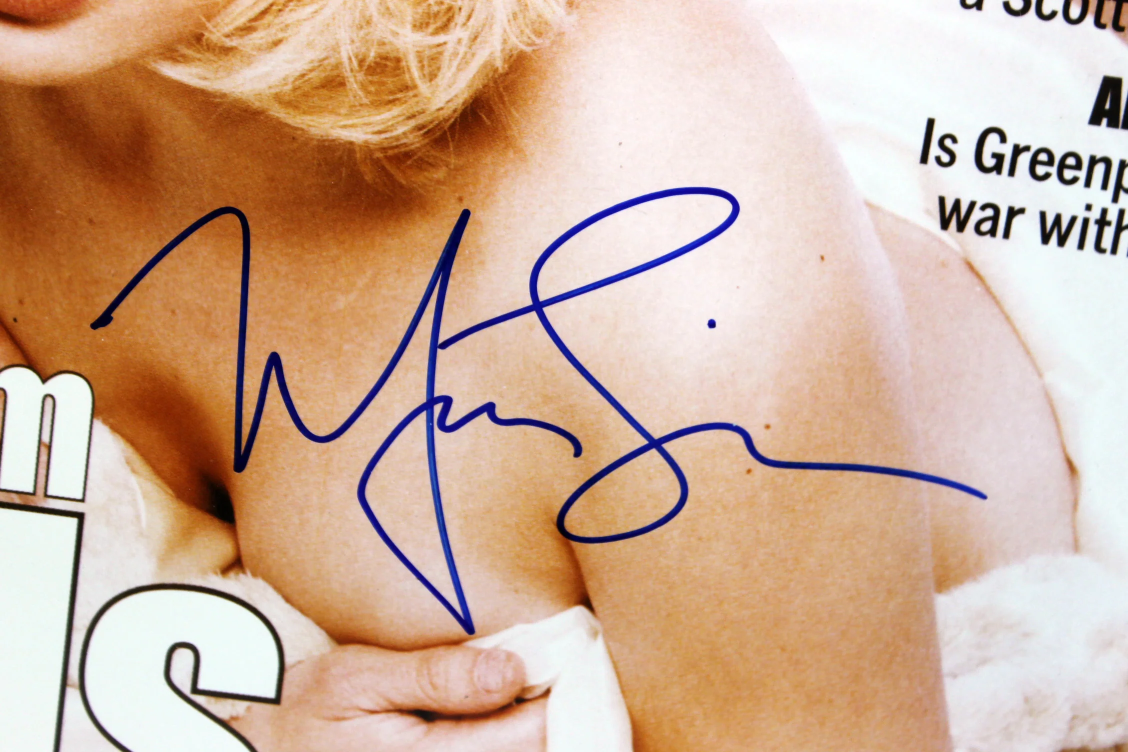 Mira Sorvino Authentic Signed Matted GQ Magazine Cover Photo PSA/DNA #J00131 - Image 3