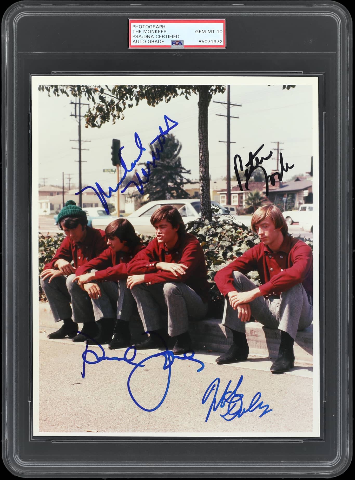 Monkees (4) Tork, Jones, Dolenz, and Nesmith Signed 8x10 Photo Auto 10! PSA Slab - Image 2
