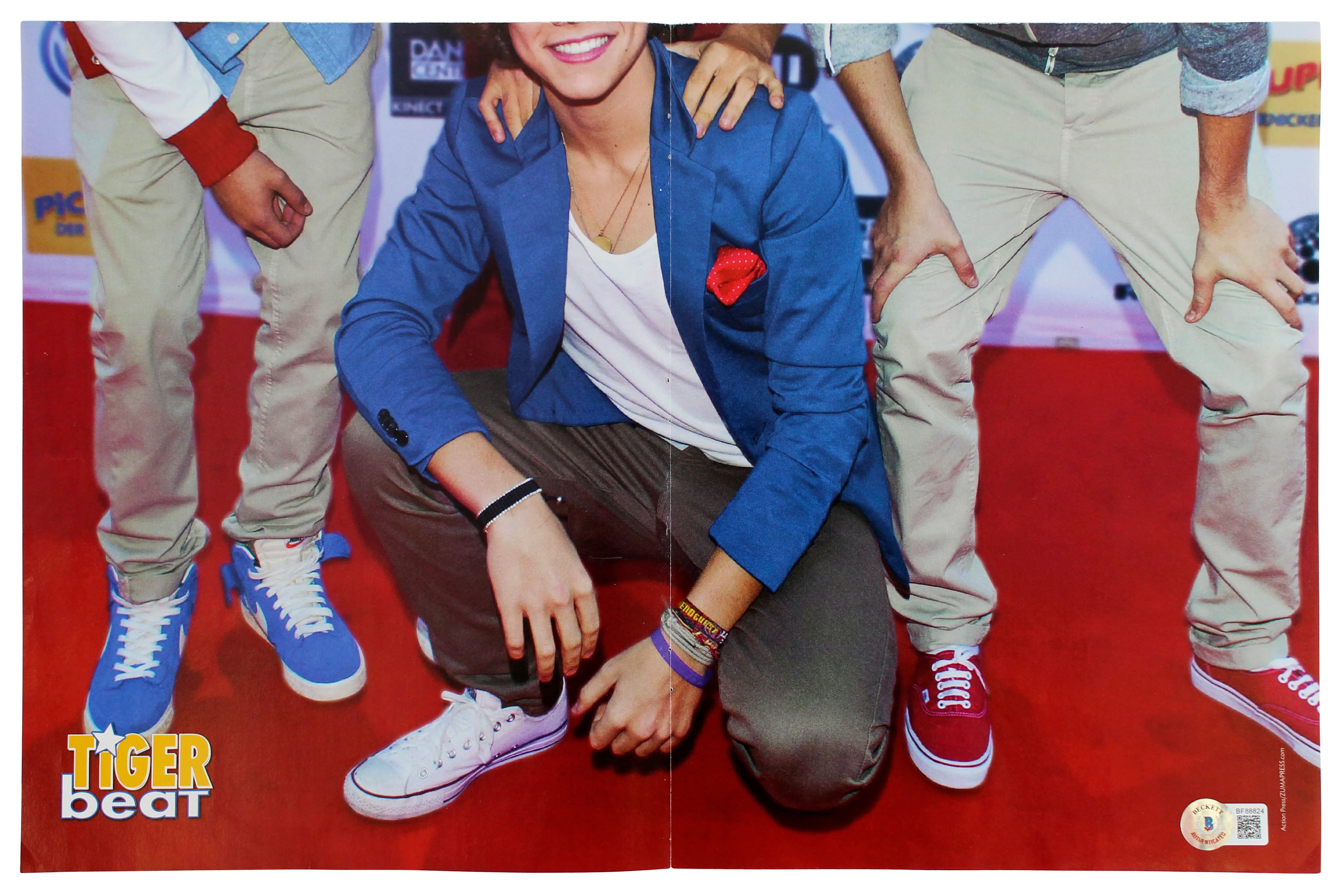 One Direction Harry Styles & Niall Horan Signed 16x20.5 Tiger Beat Poster BAS - Image 5