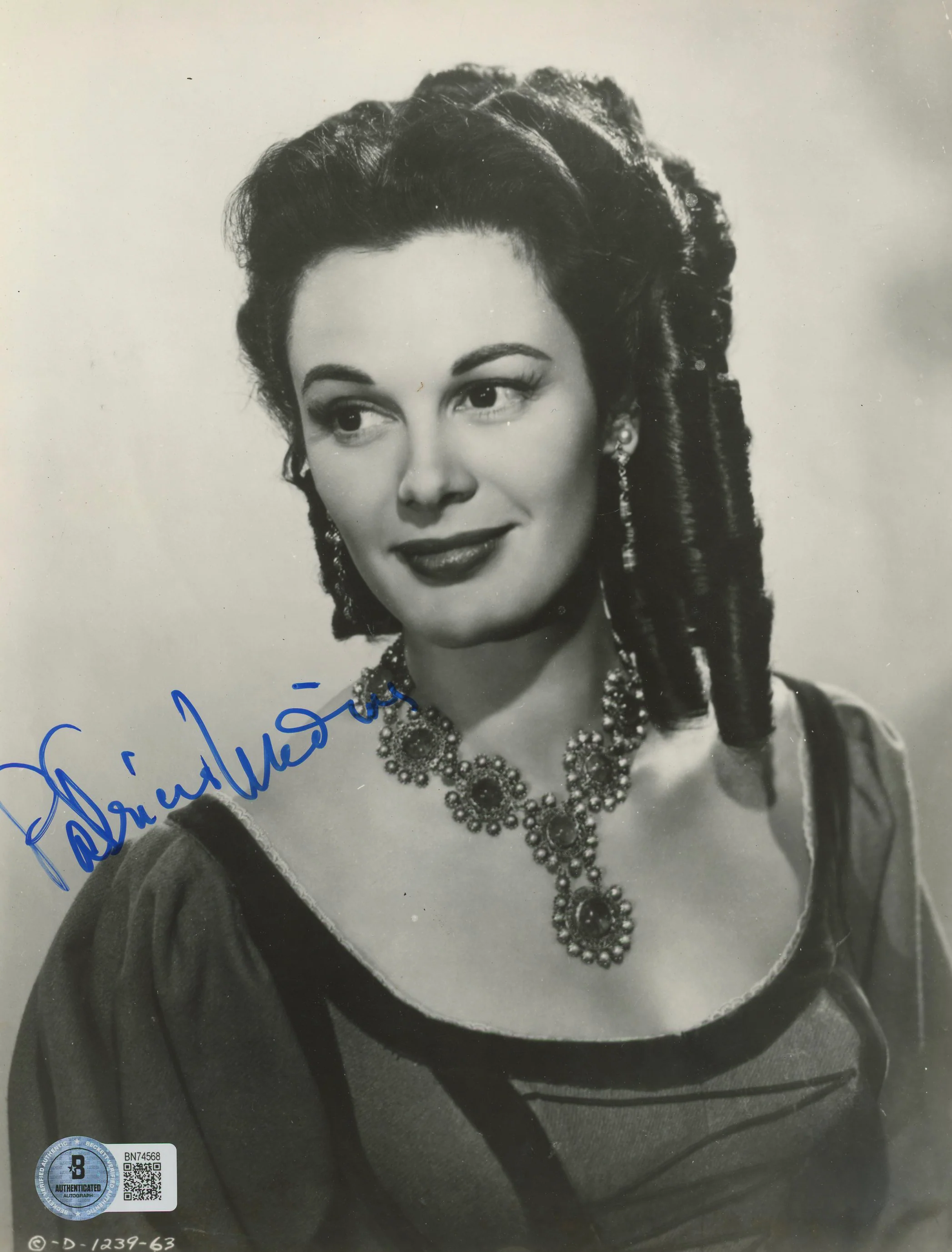 Patricia Medina The Lady and the Bandit Signed 7.5x9.5 Photo BAS #BN74568 - Image 2