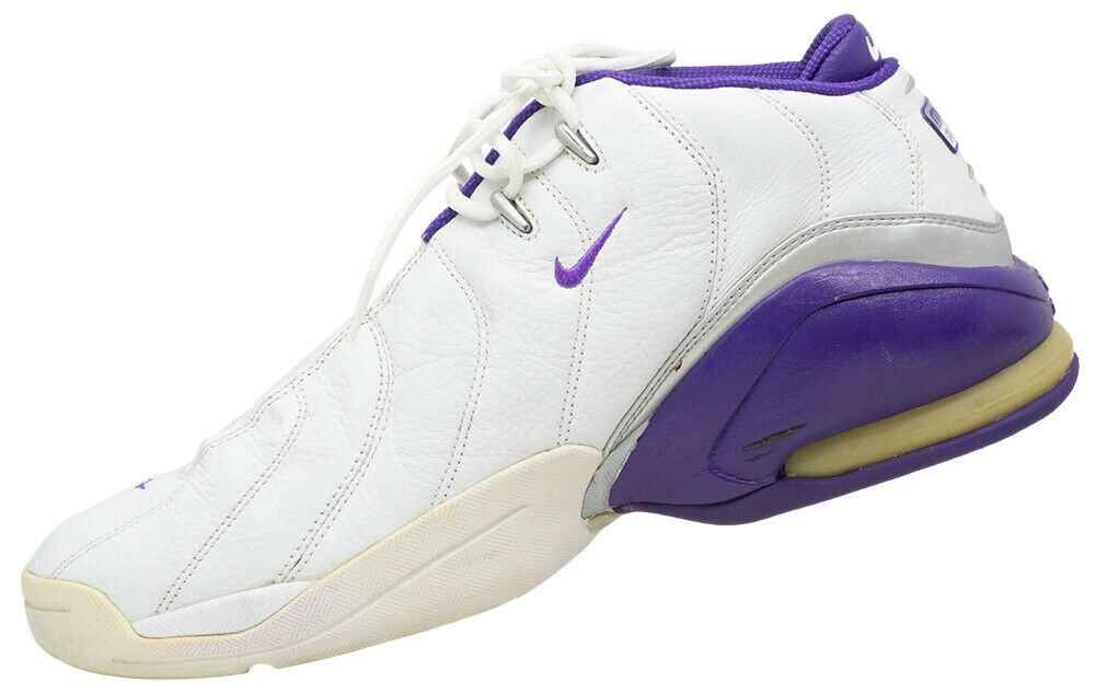 Rick Fox Signed Game Used 2001 Season Pair of Nike Sneakers Fox LOA - Image 3