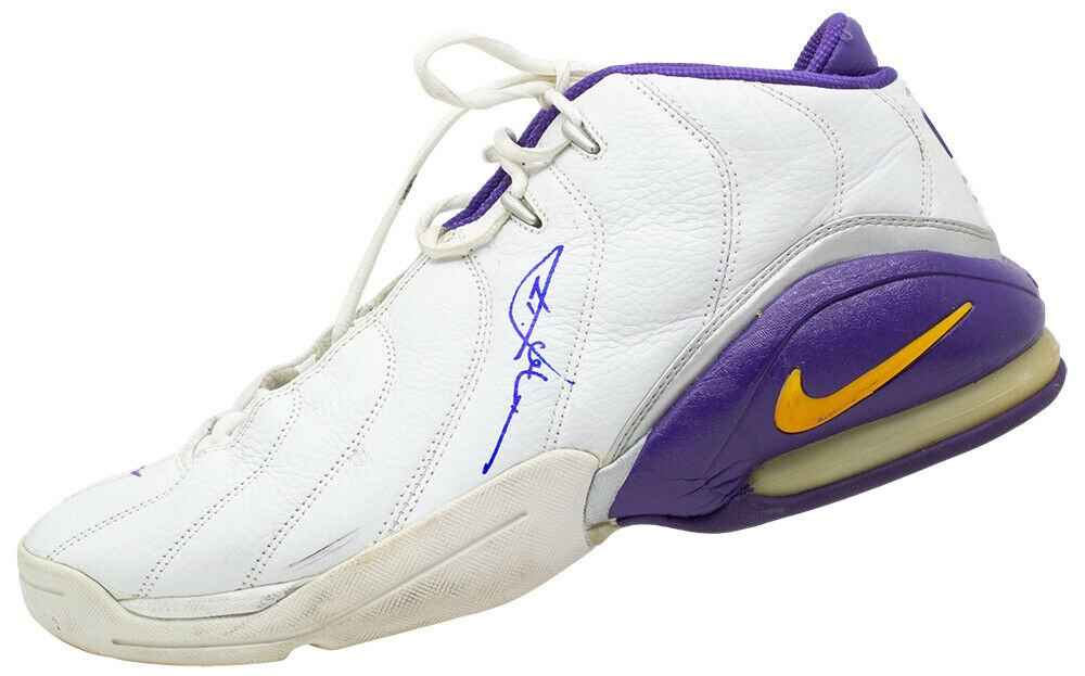 Rick Fox Signed Game Used 2001 Season Pair of Nike Sneakers Fox LOA - Image 4
