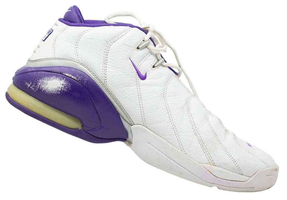 Rick Fox Signed Game Used 2001 Season Pair of Nike Sneakers Fox LOA - Image 5