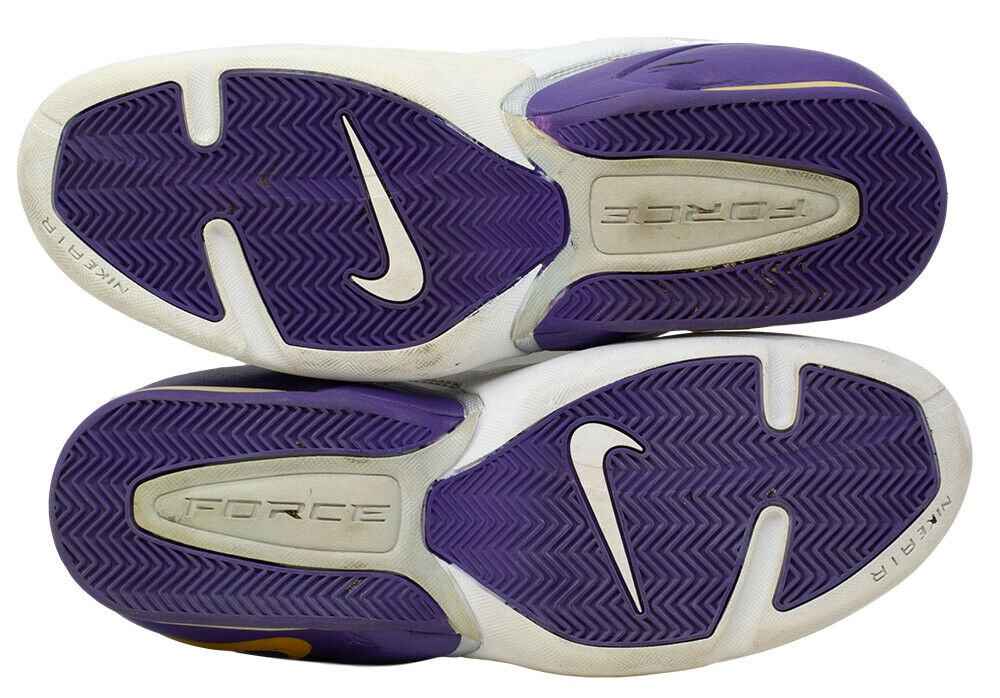 Rick Fox Signed Game Used 2001 Season Pair of Nike Sneakers Fox LOA - Image 8