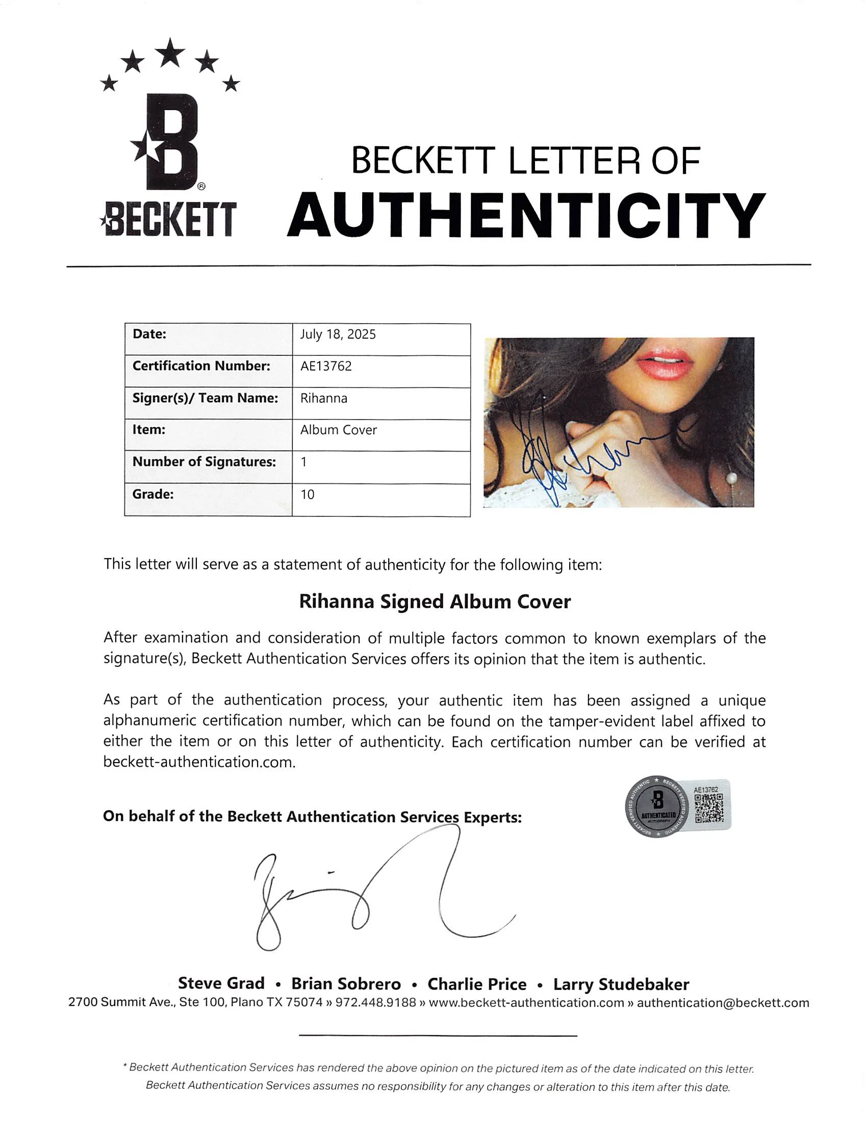 Rihanna Signed A Girl Like Me Album Cover W/ Vinyl Auto 10! BAS LOA #AE13762 - Image 7