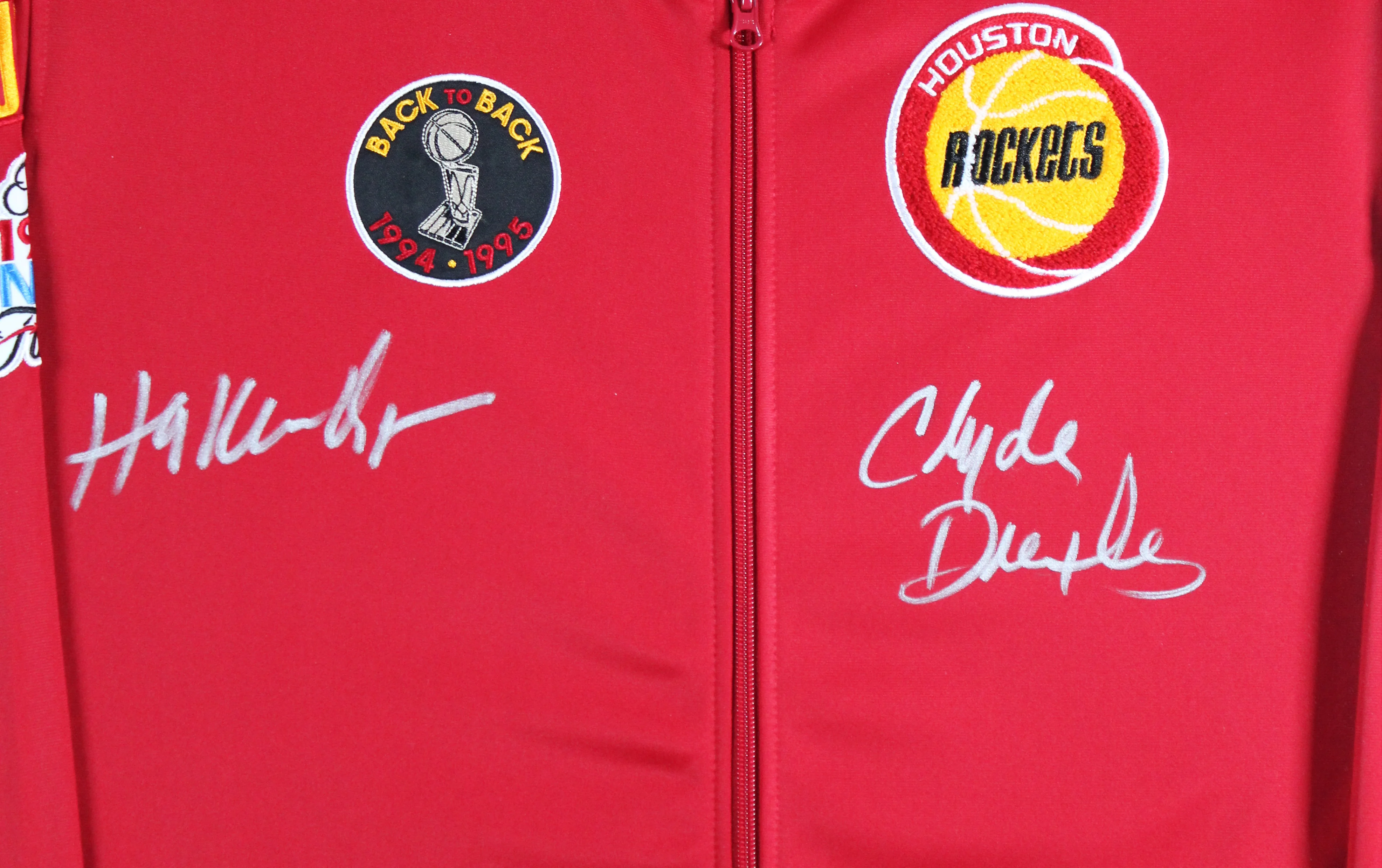 Rockets Hakeem Olajuwon & Clyde Drexler Signed Red M&N Framed Bomber Jacket BAS - Image 3