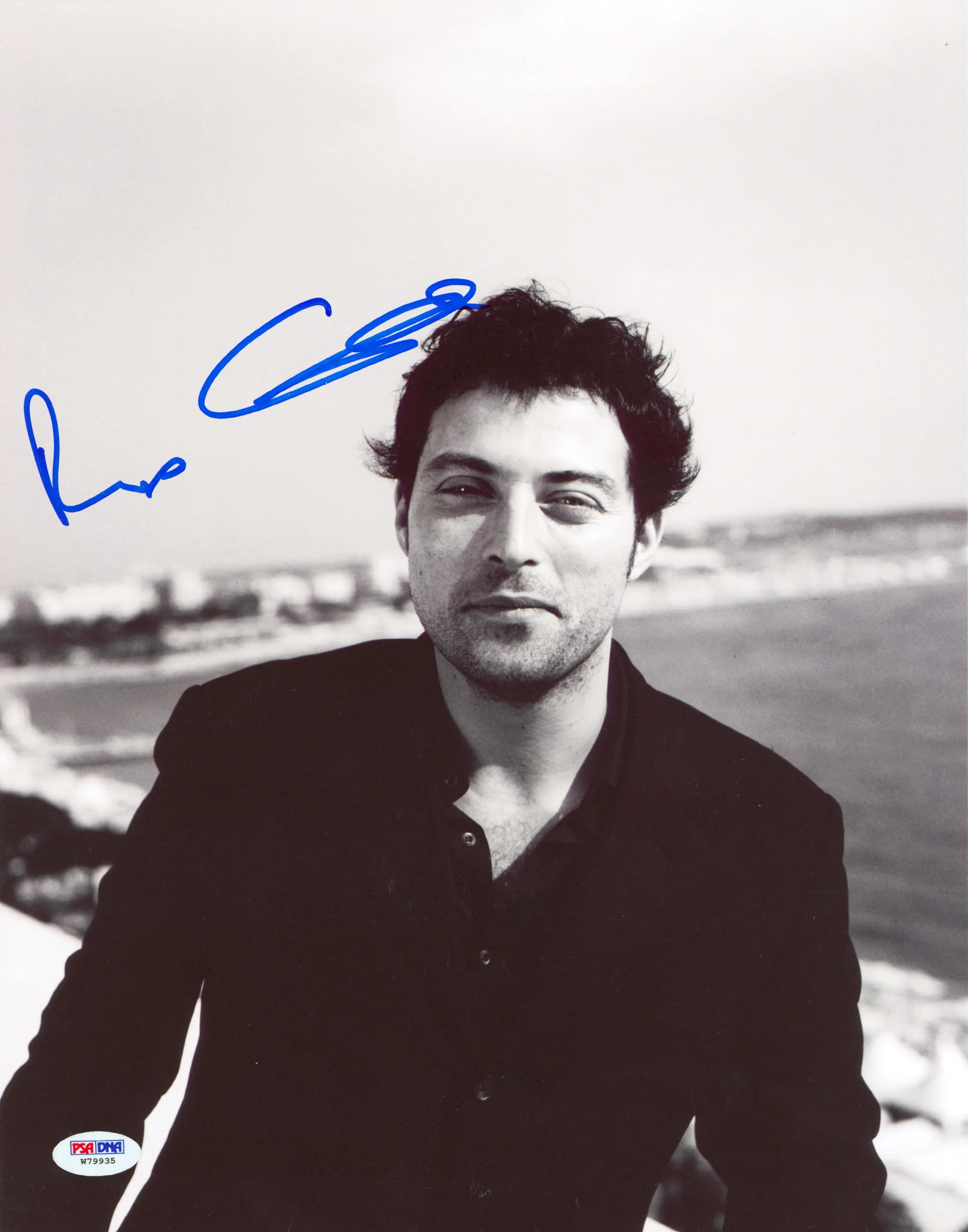 Rufus Sewell Scoop Authentic Signed 11x14 Horizontal Photo PSA/DNA #W79935 - Image 2