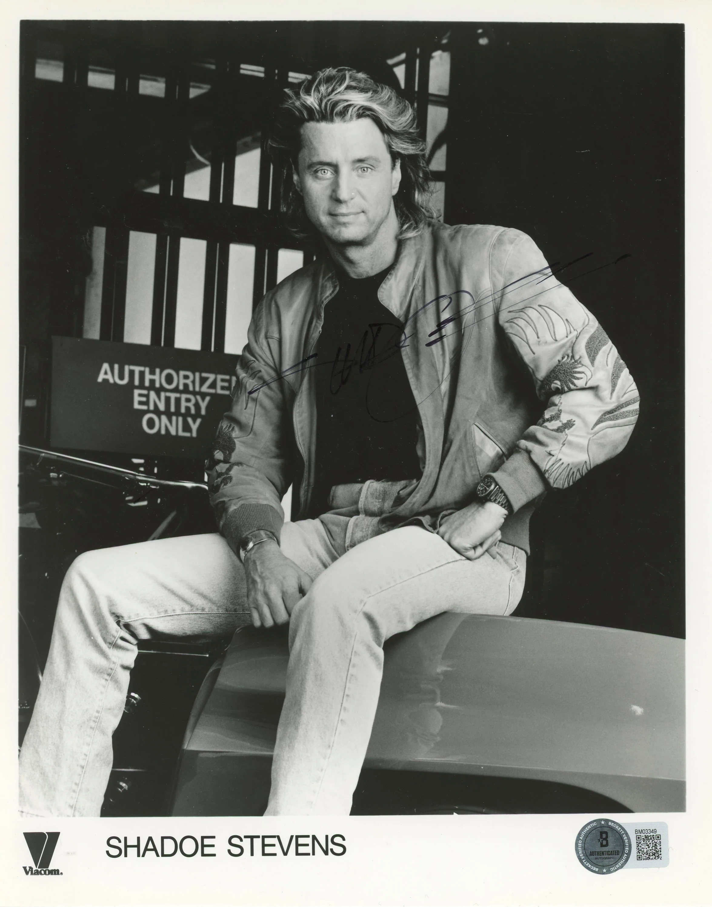 Shadoe Stevens The Kentucky Fried Movie Authentic Signed 8x10 Photo BAS #BM03349