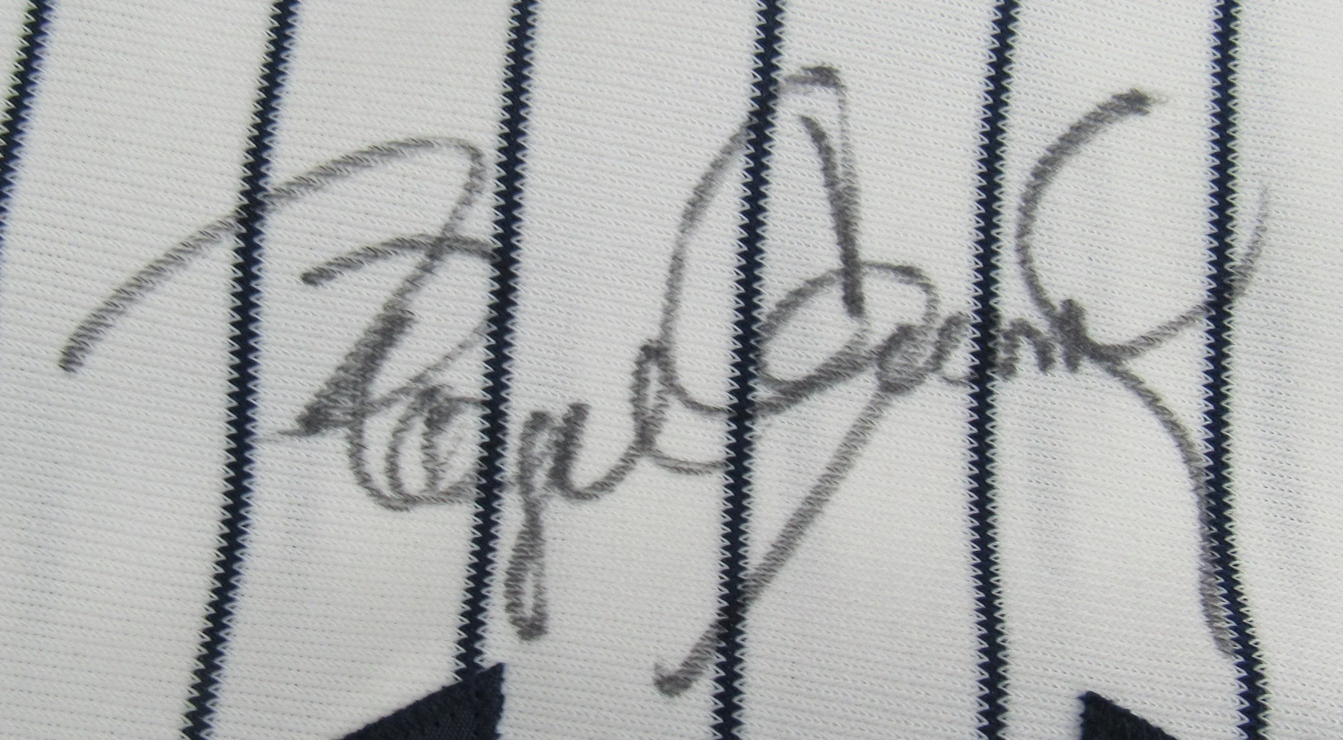 Roger Clemens Signed Yankees Jersey JSA CL1214 - Image 4
