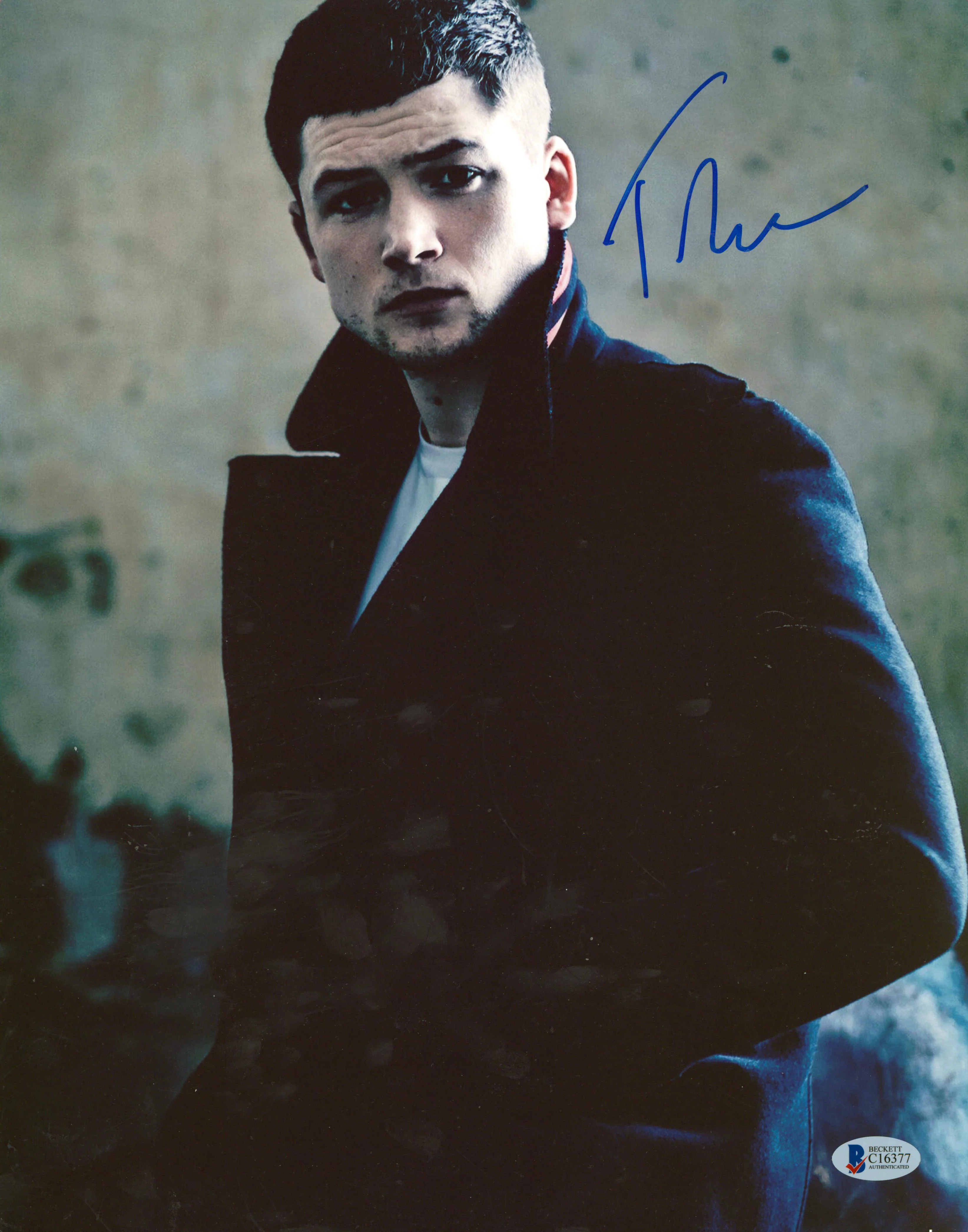 Taron Egerton Kingsman The Secret Service Signed 11x14 Photo BAS #C16377