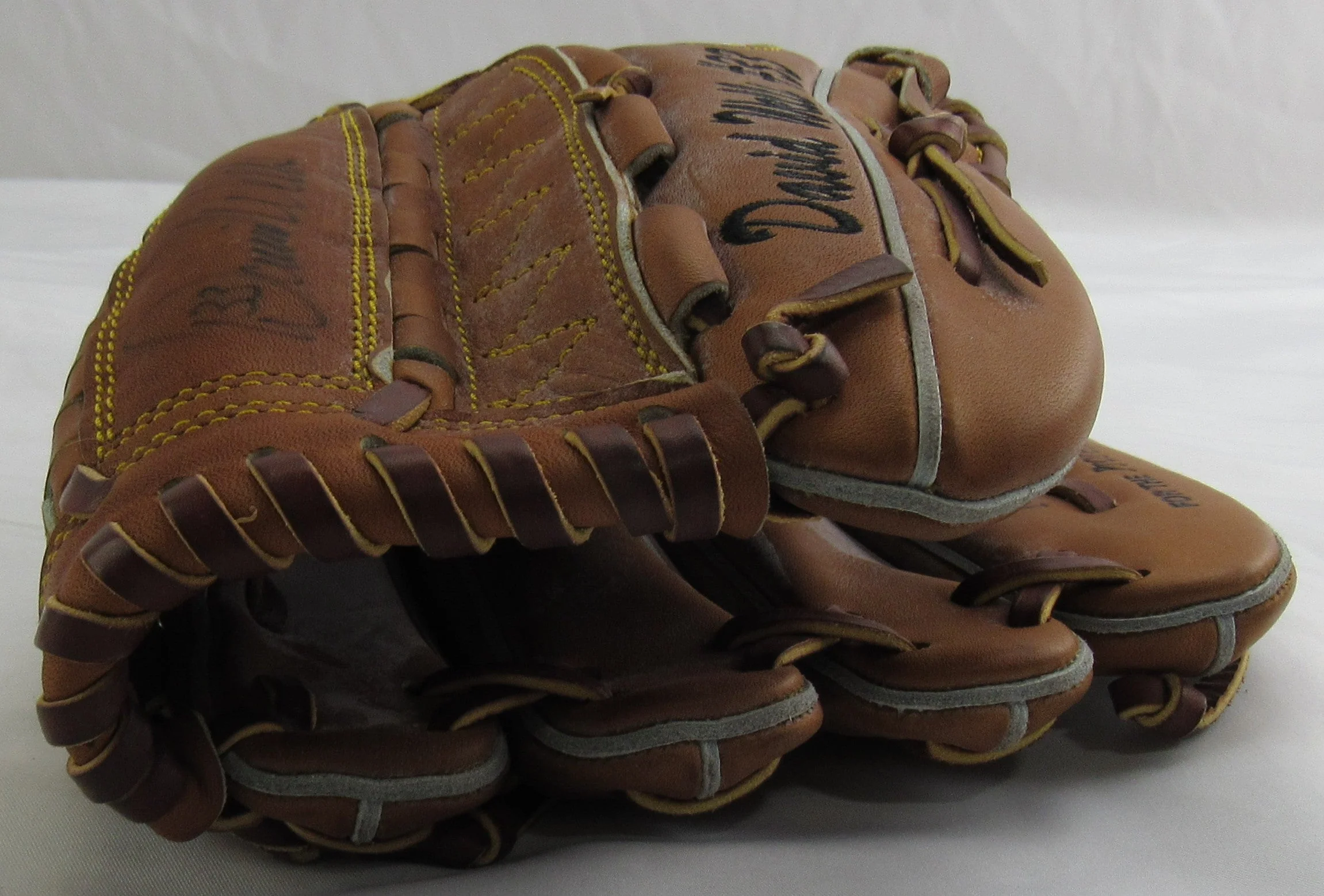 David Wells Signed Auto Game Used Baseball Glove - Image 6
