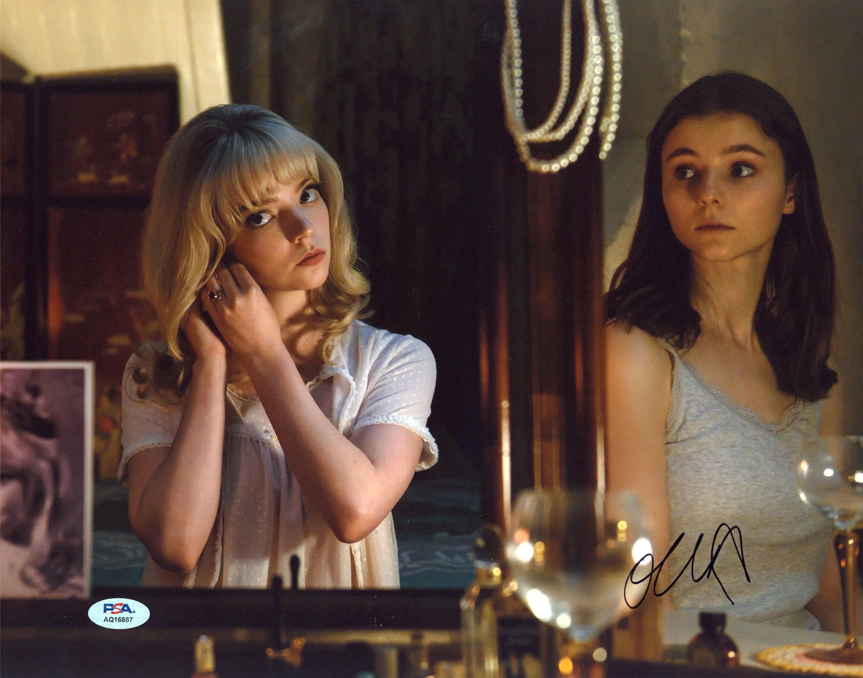 Thomasin McKenzie Last Night Soho Authentic Signed 11x14 Photo PSA/DNA #AQ16887 - Image 2