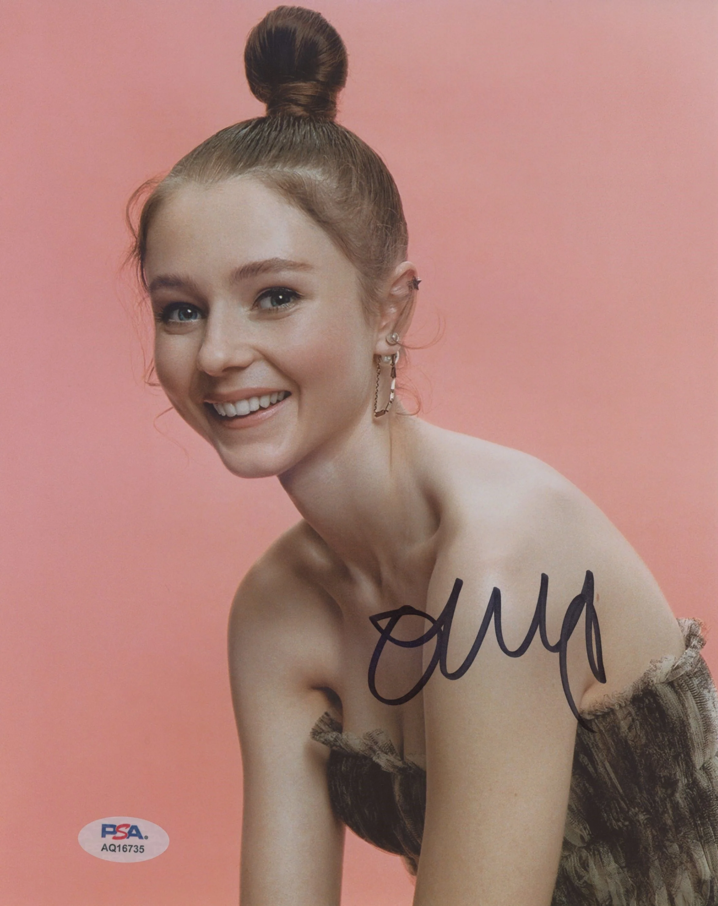 Thomasin McKenzie Leave No Trace Authentic Signed 8x10 Photo PSA/DNA #AQ16735 - Image 2