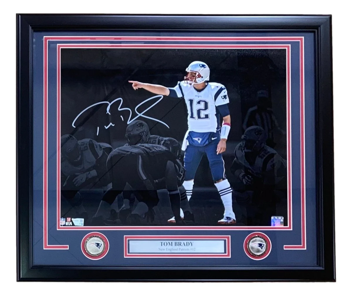 Tom Brady Signed Framed 16x20 New England Patriots Spotlight Photo Fanatics - Image 5