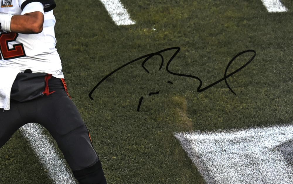 Tom Brady Signed Tampa Bay Buccaneers 16X20 Framed Passing Photo - Fanatics/LOA - Image 5