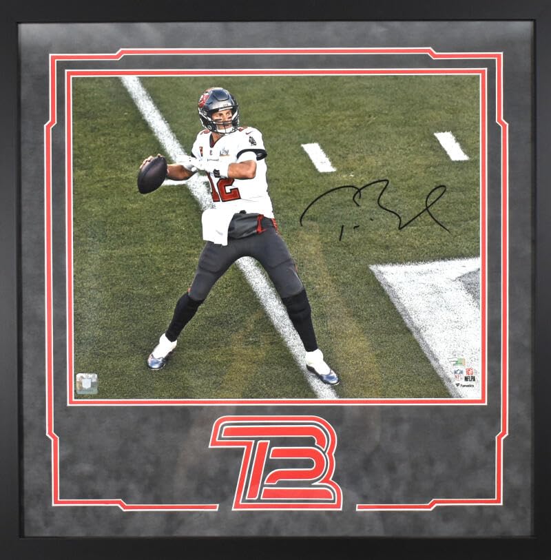 Tom Brady Signed Tampa Bay Buccaneers 16X20 Framed Passing Photo - Fanatics/LOA - Image 4