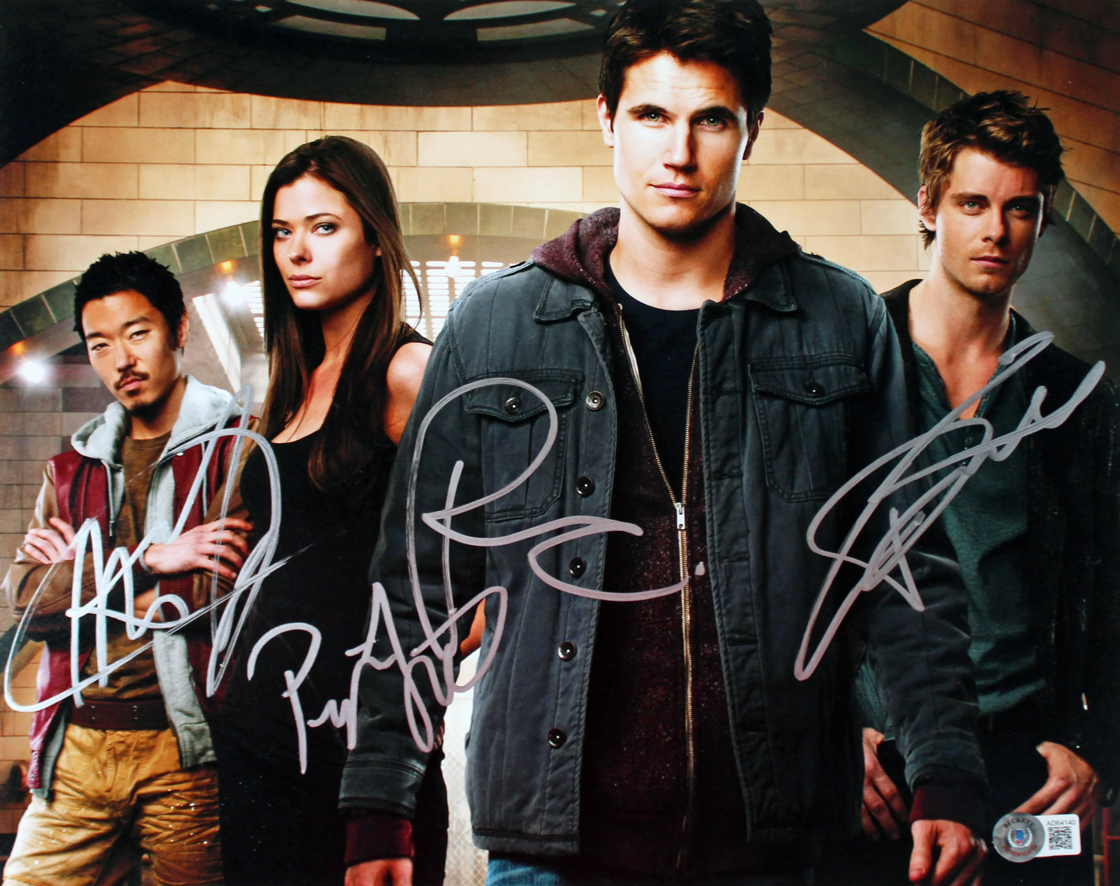 Tomorrow People (3) Amell, List, Yoo & Mitchell Signed 11x14 Photo BAS #AD64140 - Image 2