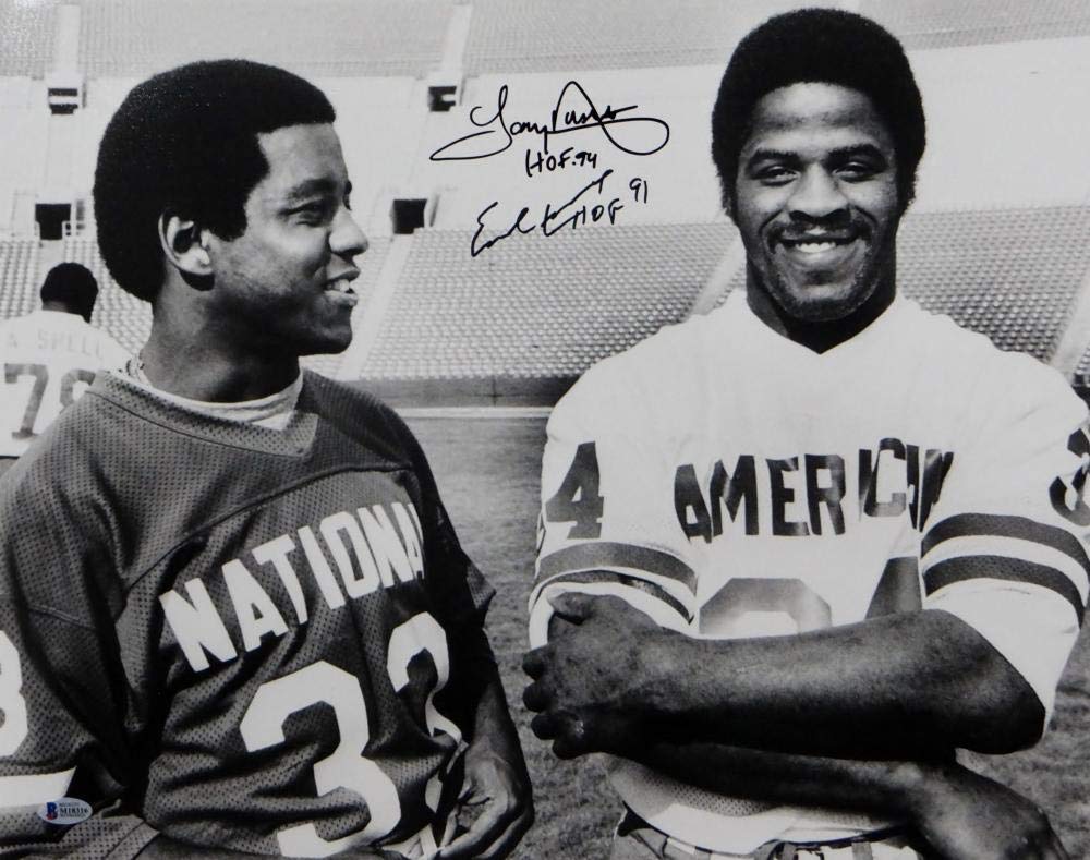 Tony Dorsett Earl Campbell Autographed HOF 16x20 B&W Smiling Photo- Beckett Auth - Image 4