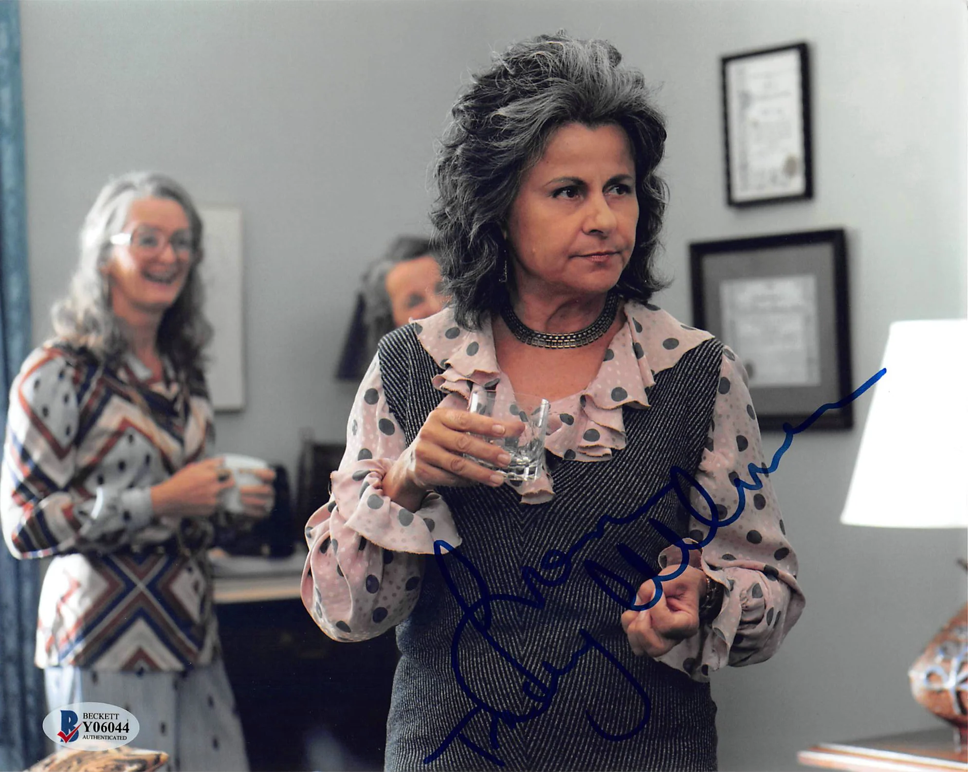 Tracey Ullman Mrs. America Authentic Signed 8x10 Photo Autographed BAS #Y06044 - Image 2