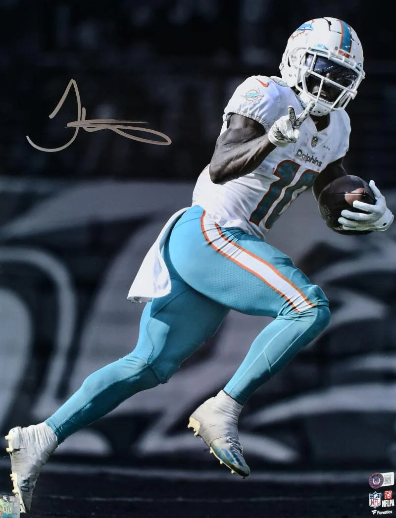 Tyreek Hill Signed Miami Dolphins 16x20 Spotlight Photo- Beckett W Hologram - Image 6