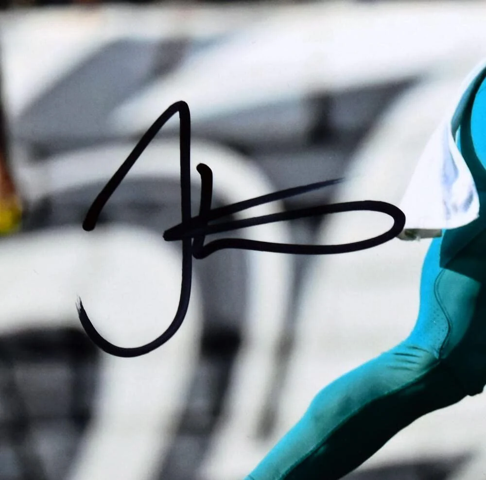 Tyreek Hill Autographed Dolphins 8X10 Peace Photo Horizontal - Beckett W Holo - Image 7