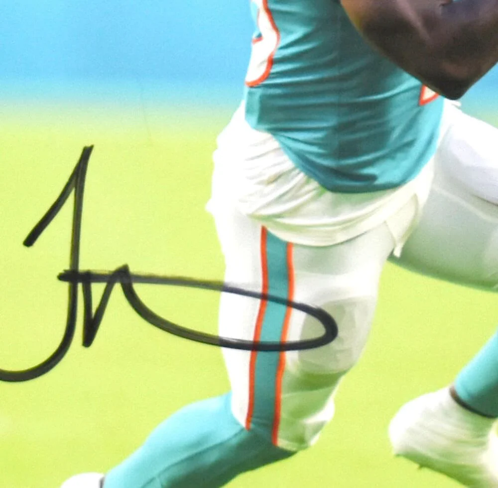 Tyreek Hill Autographed Miami Dolphins 8X10 Teal Jersey Photo- Beckett W Holo - Image 5