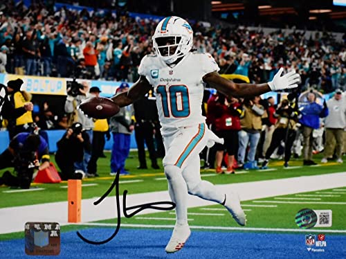 Tyreek Hill Autographed Miami Dolphins 8X10 Touchdown Photo- Beckett W Hologram - Image 7