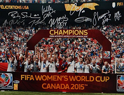 US Women's Soccer Team Signed 16x20 World Cup Trophy Photo- Beckett *Silver - Image 4