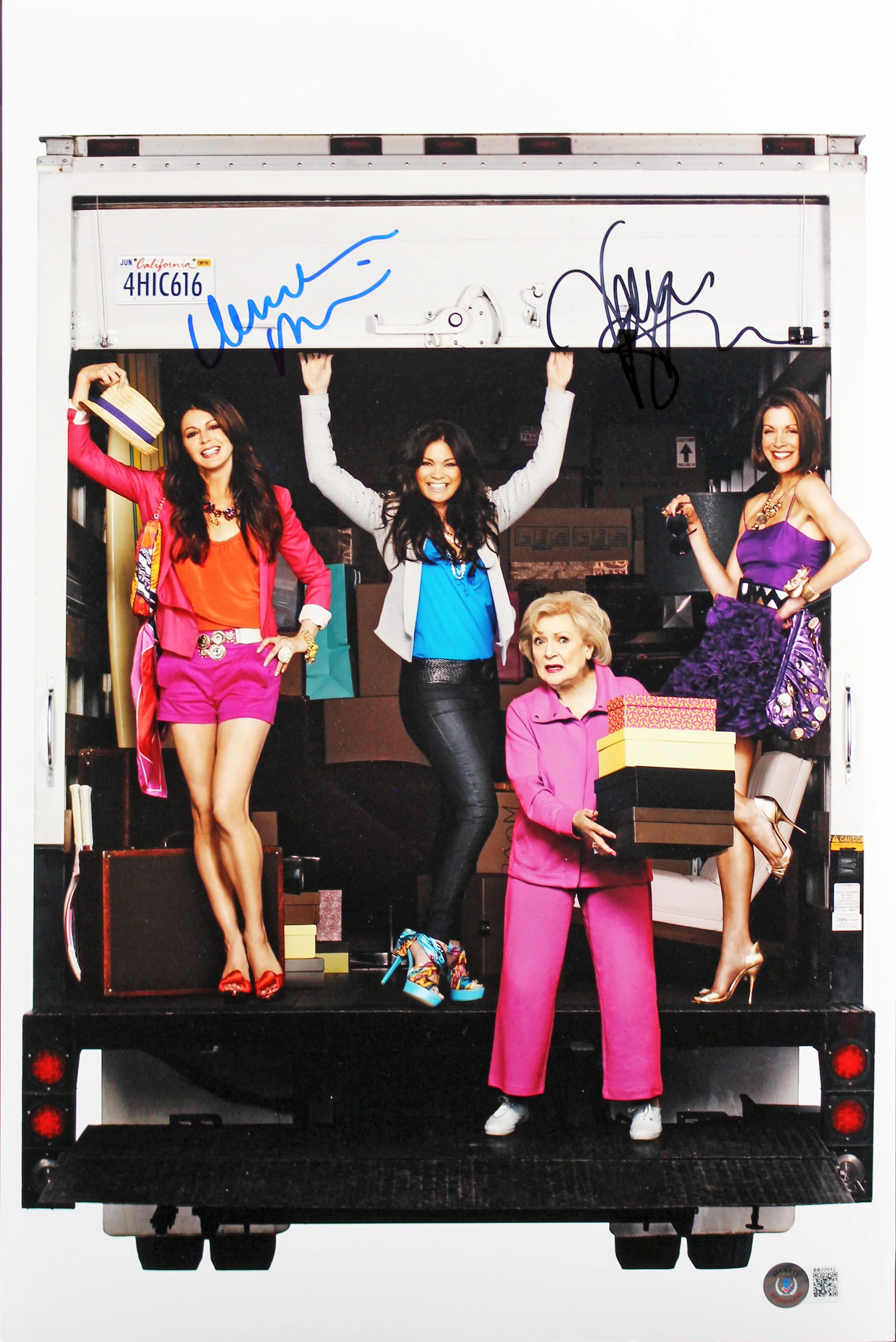 Valerie Bertinelli & Wendy Malick Hot in Cleveland Signed 12x18 Photo BAS 1