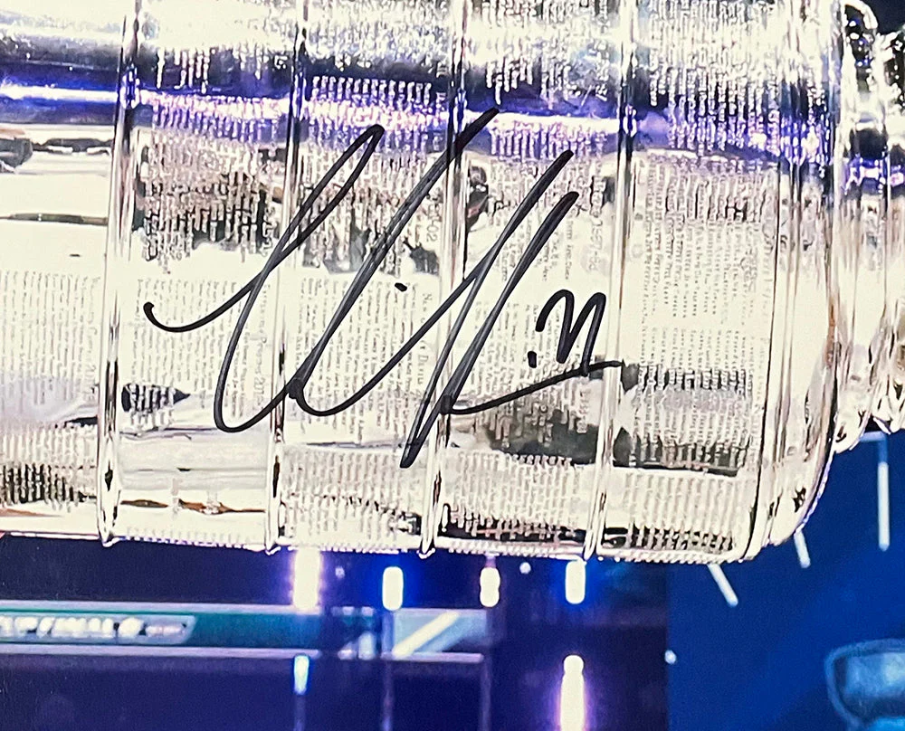 Victor Hedman Signed 16x20 Tampa Bay Lightning Trophy Photo Fanatics - Image 2