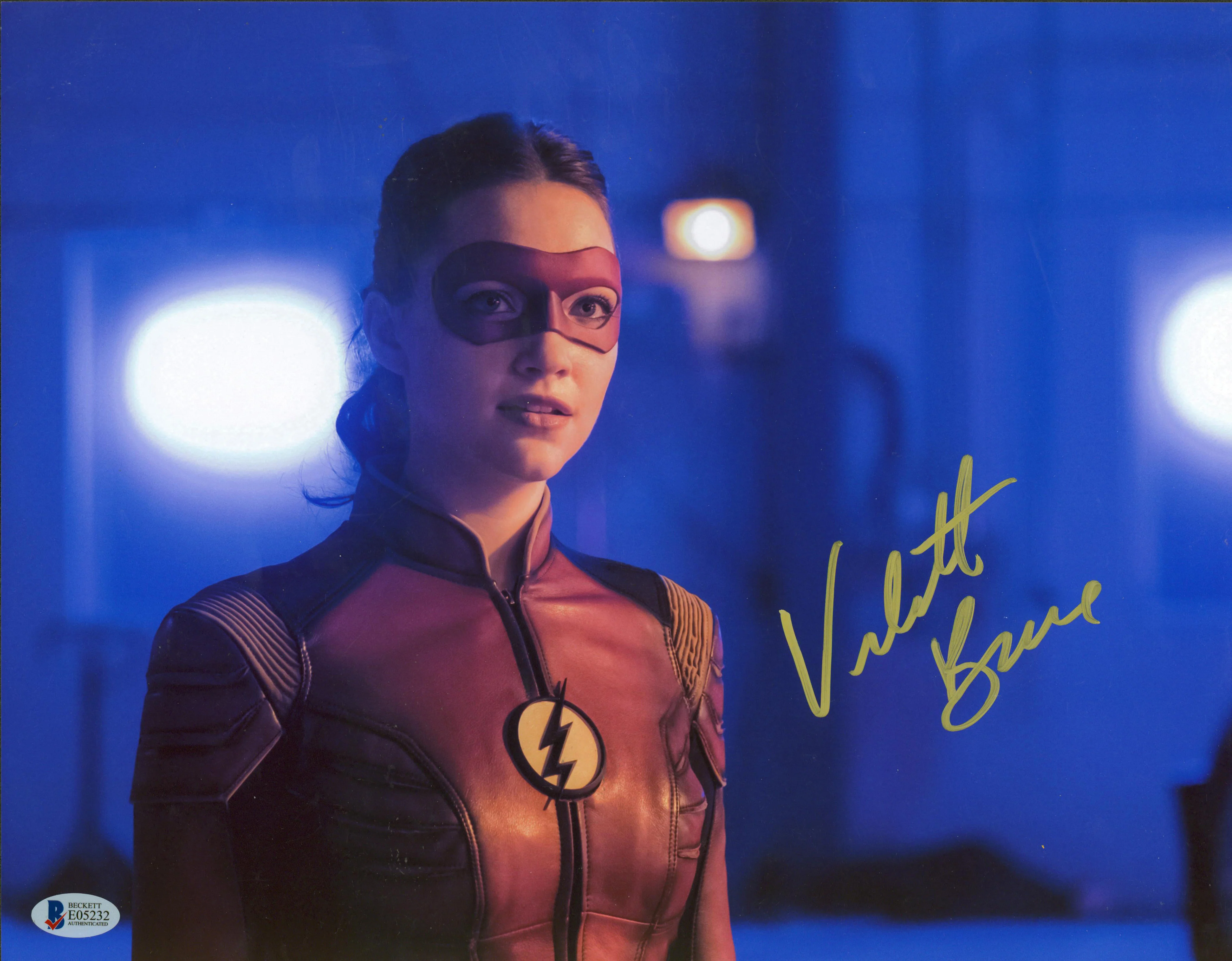 Violett Beane The Flash Authentic Signed 11x14 Photo Autographed BAS #E05232 - Image 2