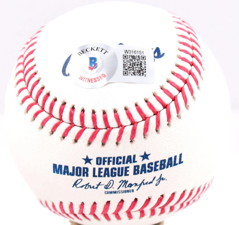 Wade Boggs Autographed Rawlings OML Baseball w/ 3 Stats-Beckett W Hologram *Blue - Image 4