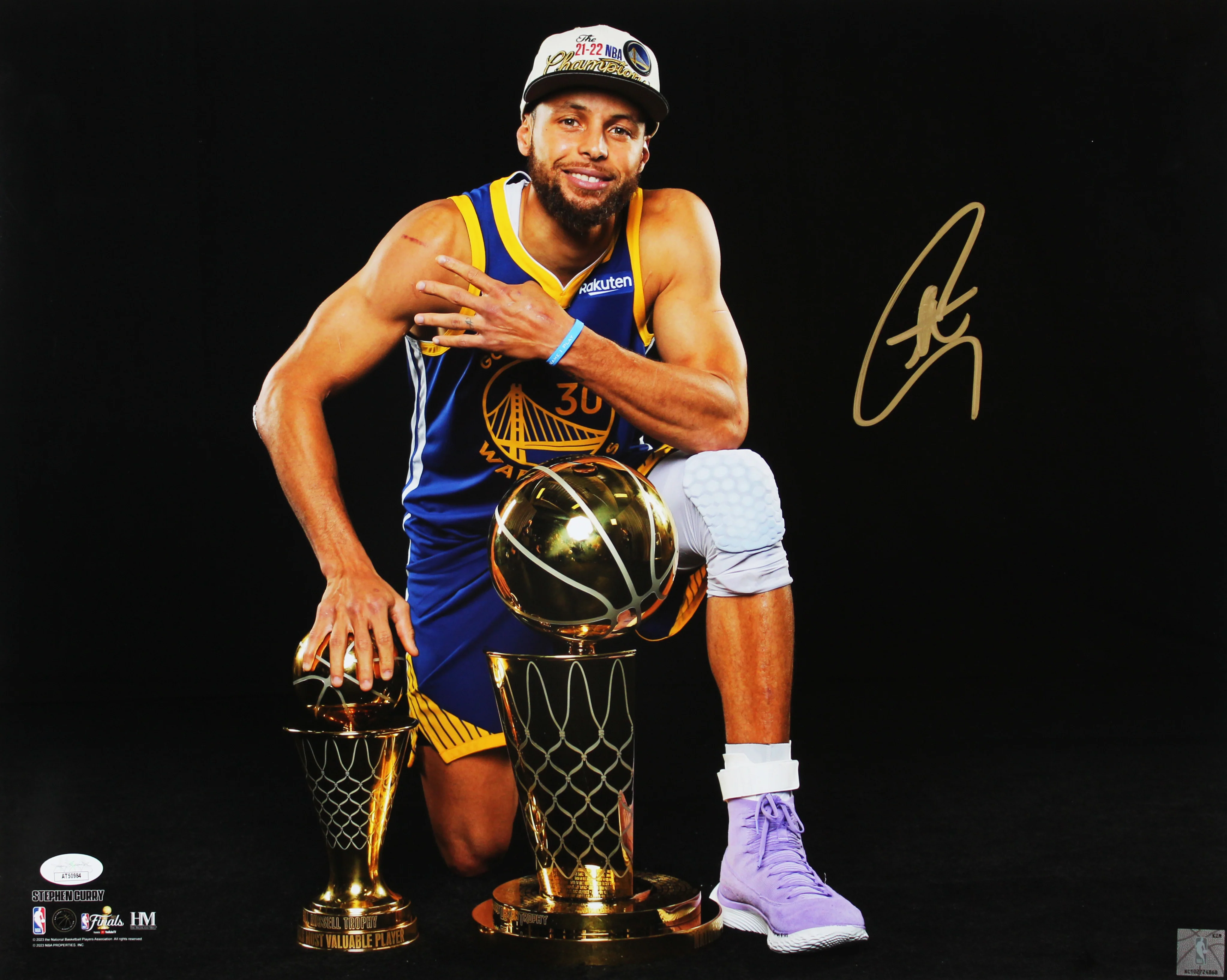 Warriors Stephen Curry Signed 16x20 Framed Horizontal Trophy Blackout Photo JSA - Image 3
