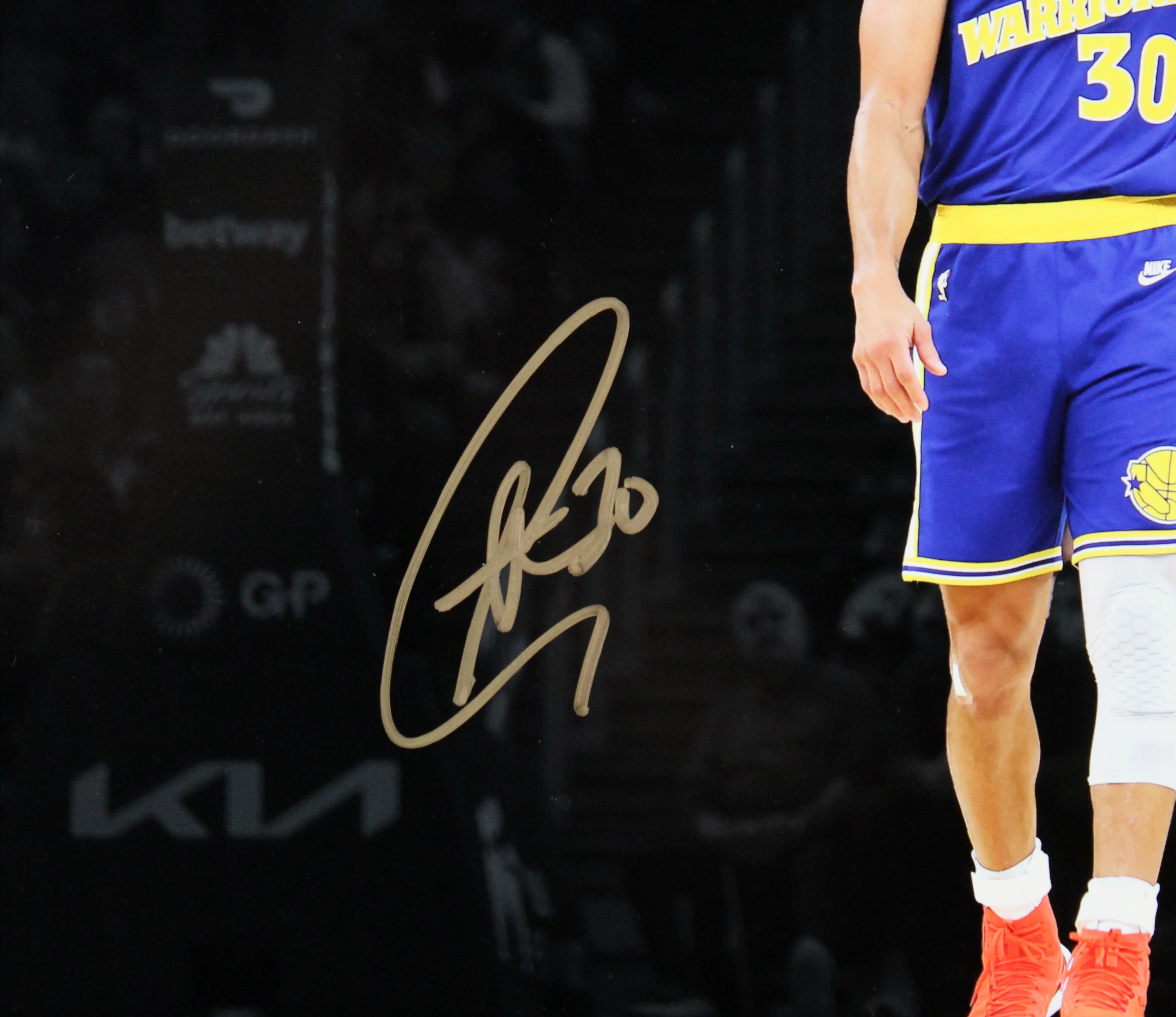 Warriors Stephen Curry Signed 16x20 Horizontal Spotlight Posing Photo JSA - Image 3