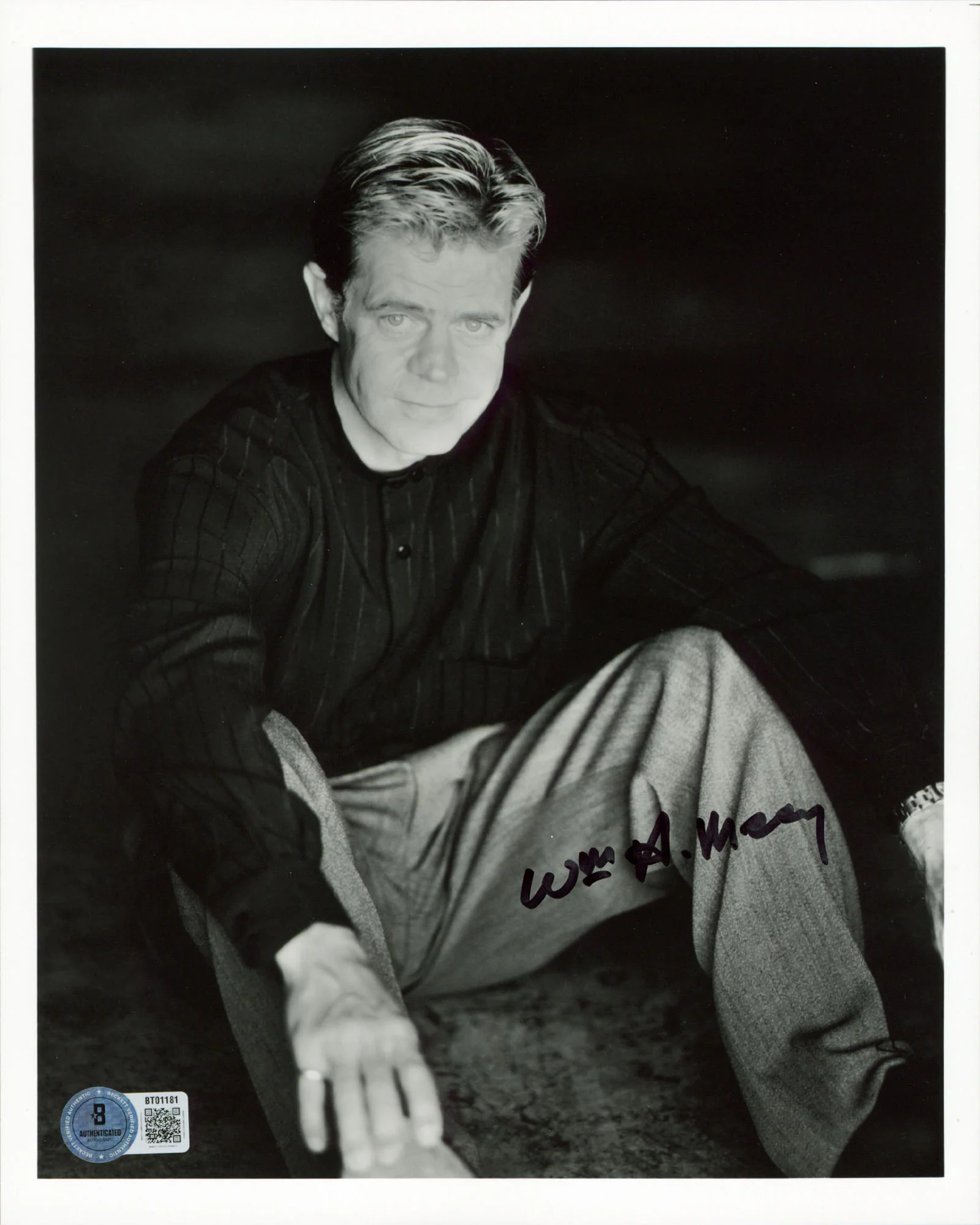 William H. Macy Fargo Authentic Signed 8x10 Vertical Photo BAS #BT01181 - Image 2